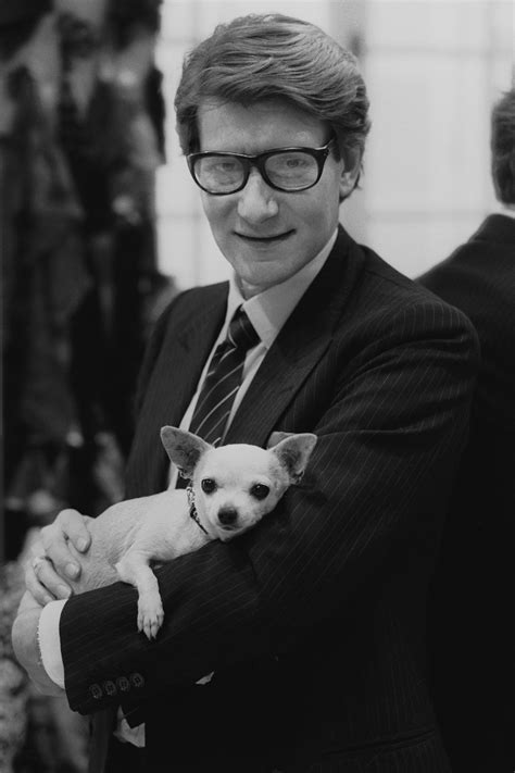 Vogue rende omaggio al couturier Yves Saint Laurent